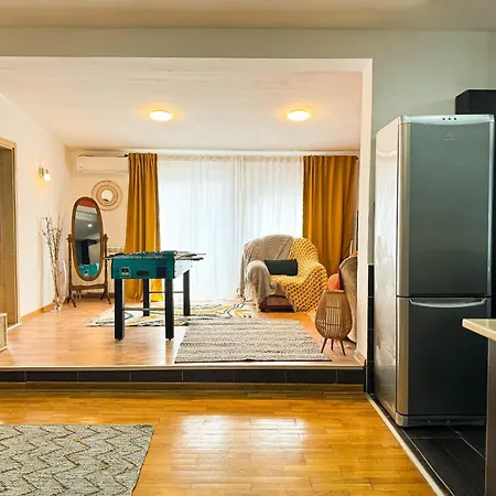 Roof Shelter With Balcony View Foosball * بلغراد