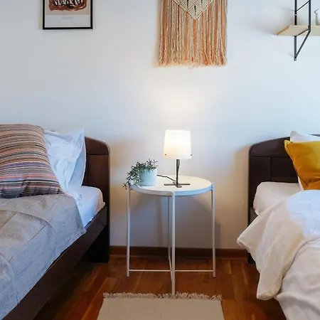 Roof Shelter With Balcony View Foosball Apartman Belgrád