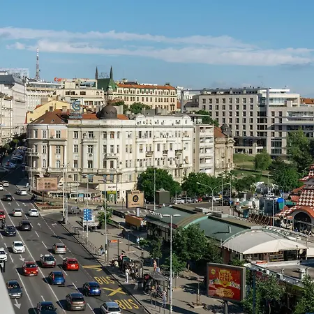 Roof Shelter With Balcony View Foosball Апартаменты Белград