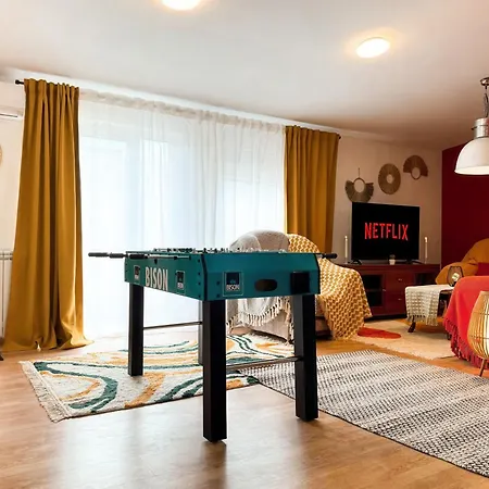 شقة Roof Shelter With Balcony View Foosball بلغراد