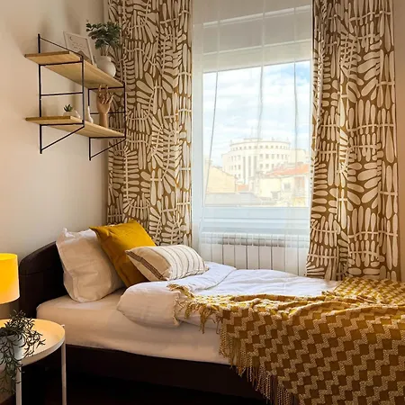 Appartamento Roof Shelter View Old Town Renovated Belgrado