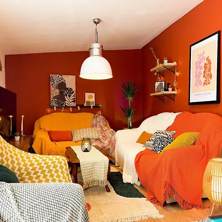 Roof Shelter With Balcony View Foosball Апартаменты