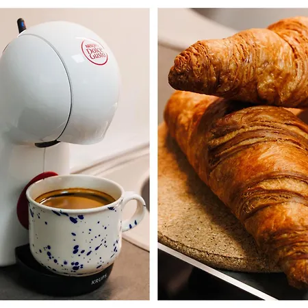 Roof Shelter With Balcony View Foosball شقة *